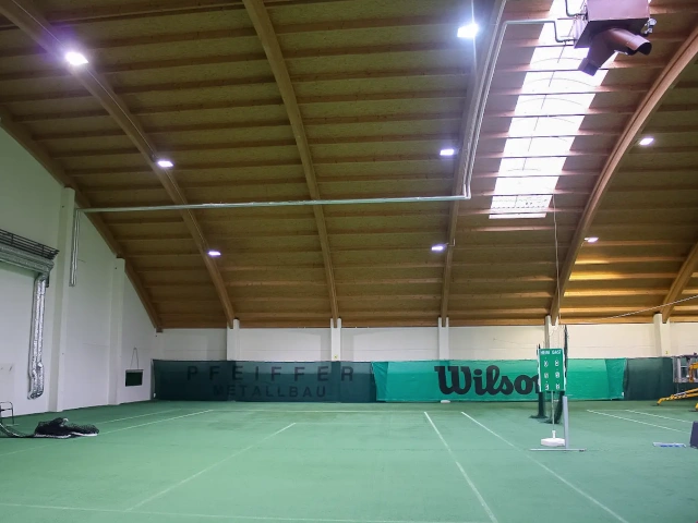Tennishalle Featured
